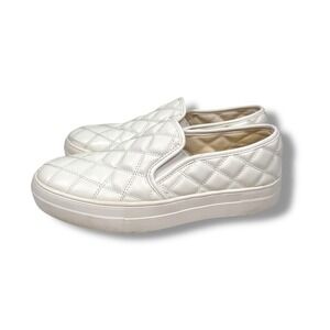 Soda Women's 8.5 Quilted Top Slip‎ On Shoes White Walking Casual